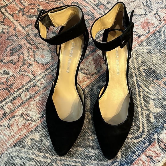 Black suede pointed toe heel - Picture 3 of 3